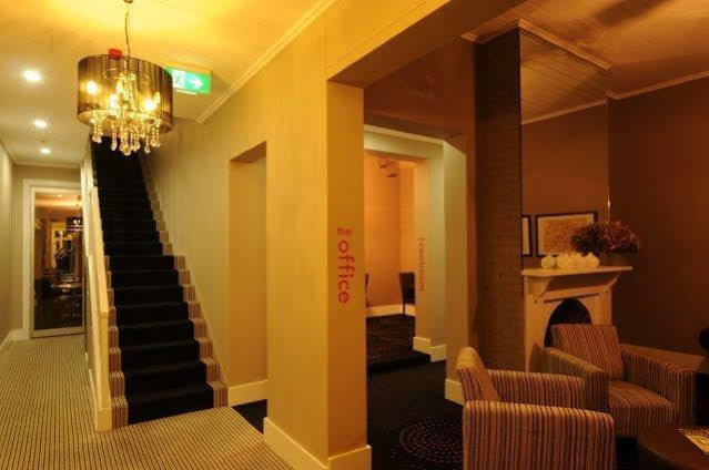 Crossroads Hotel Наррабри Экстерьер фото